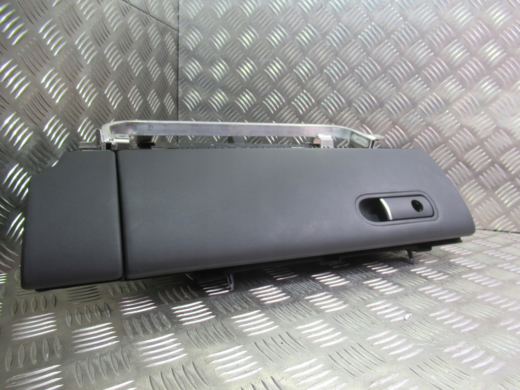 фото №1, Audi r8 420 06- бардачок пасажира