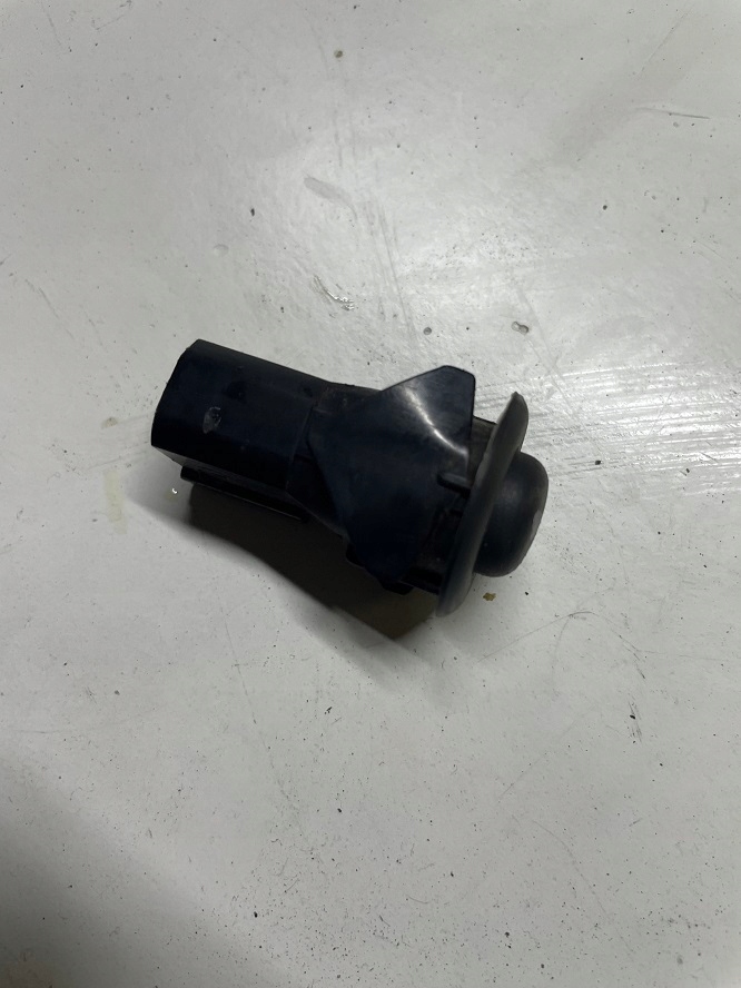 фото №1, Кнопка открывания крышки chrysler 300c 04760847ac