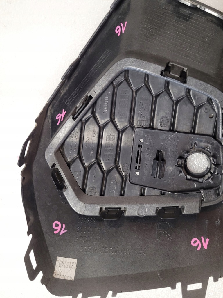 фото №7, Audi a3 8y 8y0 решітка заглушка решітка радіатора права 8y0807954