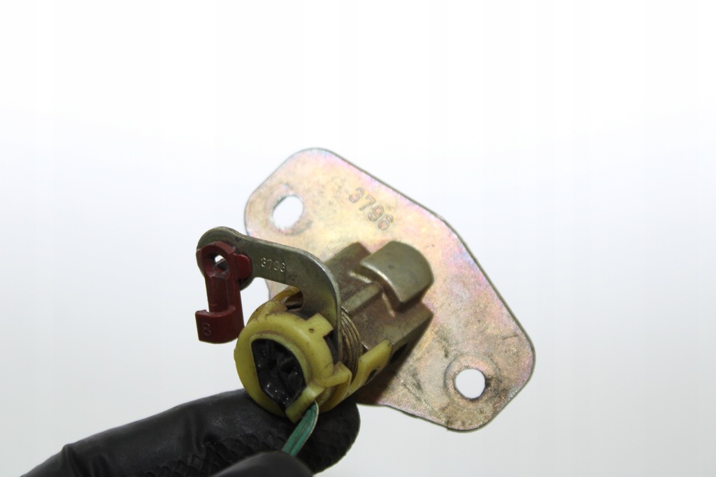 фото №6, Lexus gs gs300 вкладка замка задній кришки