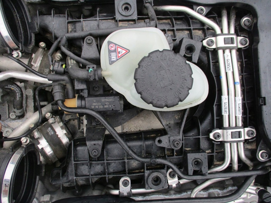 фото №1, Mercedes e w212 sl r231 s w222 4,7 коллектор всасывающий