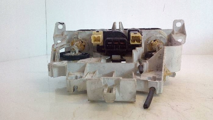 фото №6, Панель обдув i кондиционера mazda 323f 1999r.