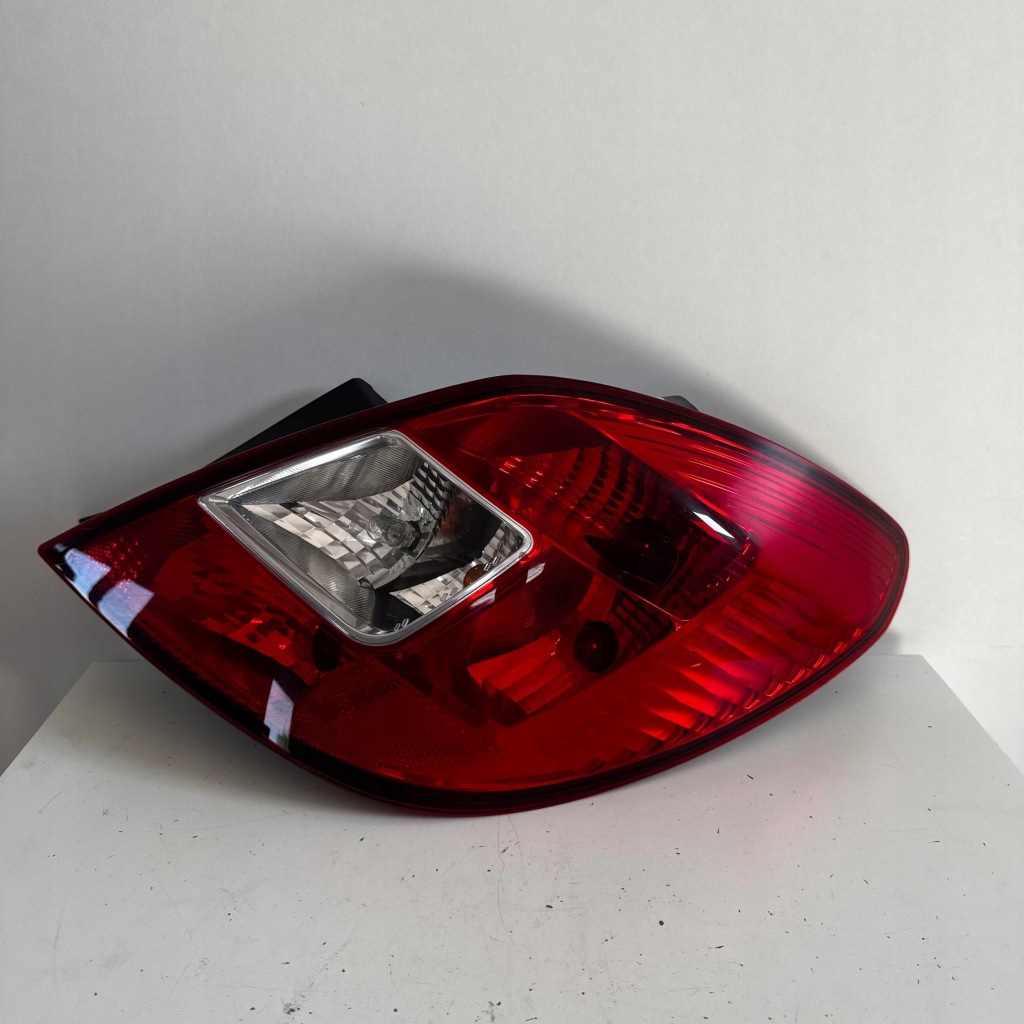 фото №1, Лампа правый задняя правая задняя opel corsa d 13269051