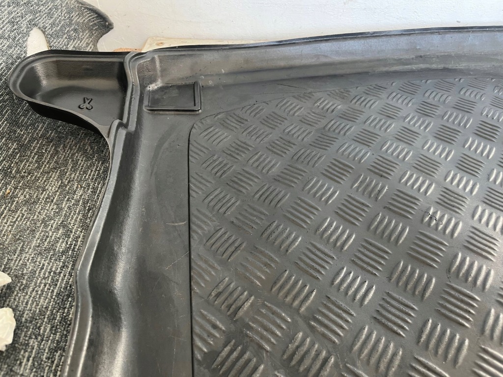 Mercedes cla w118 a klasa універсал 2021r обшивка мат багажника гумовий Недорого