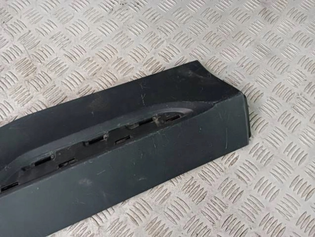 фото №8, M12 toyota yaris cross молдинг дверь правая задняя