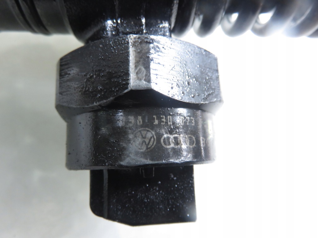 Насос-форсунка audi a4 b5 1.9 tdi 038130073f 0414720007 Зі Шроту