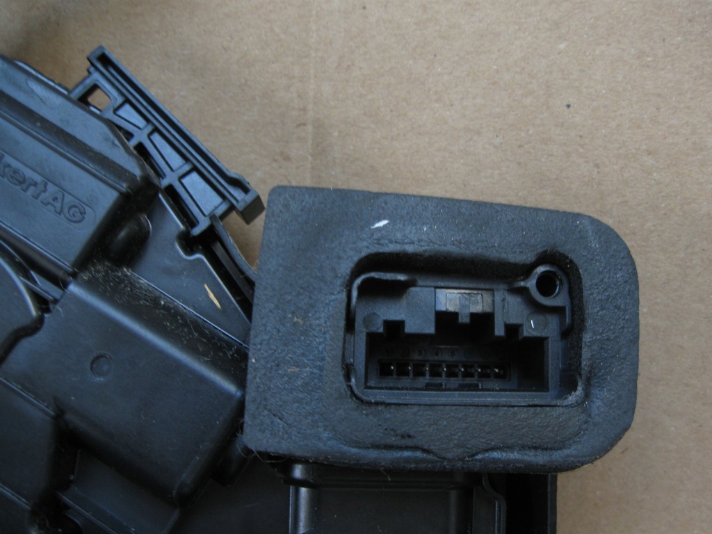 фото №7, Замок дверь задняя правый vw polo 6r4839016a