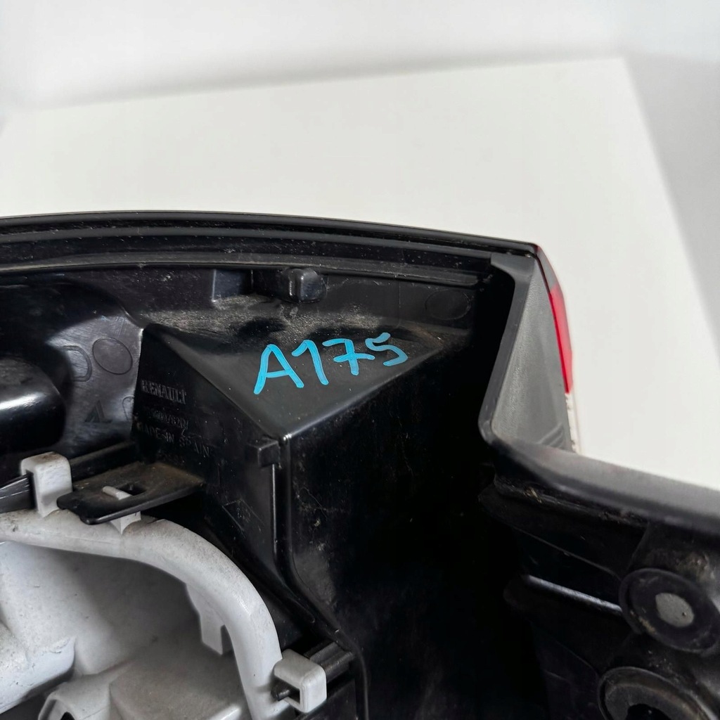 фото №9, Лампа правий задня права задня renault captur 265509762r