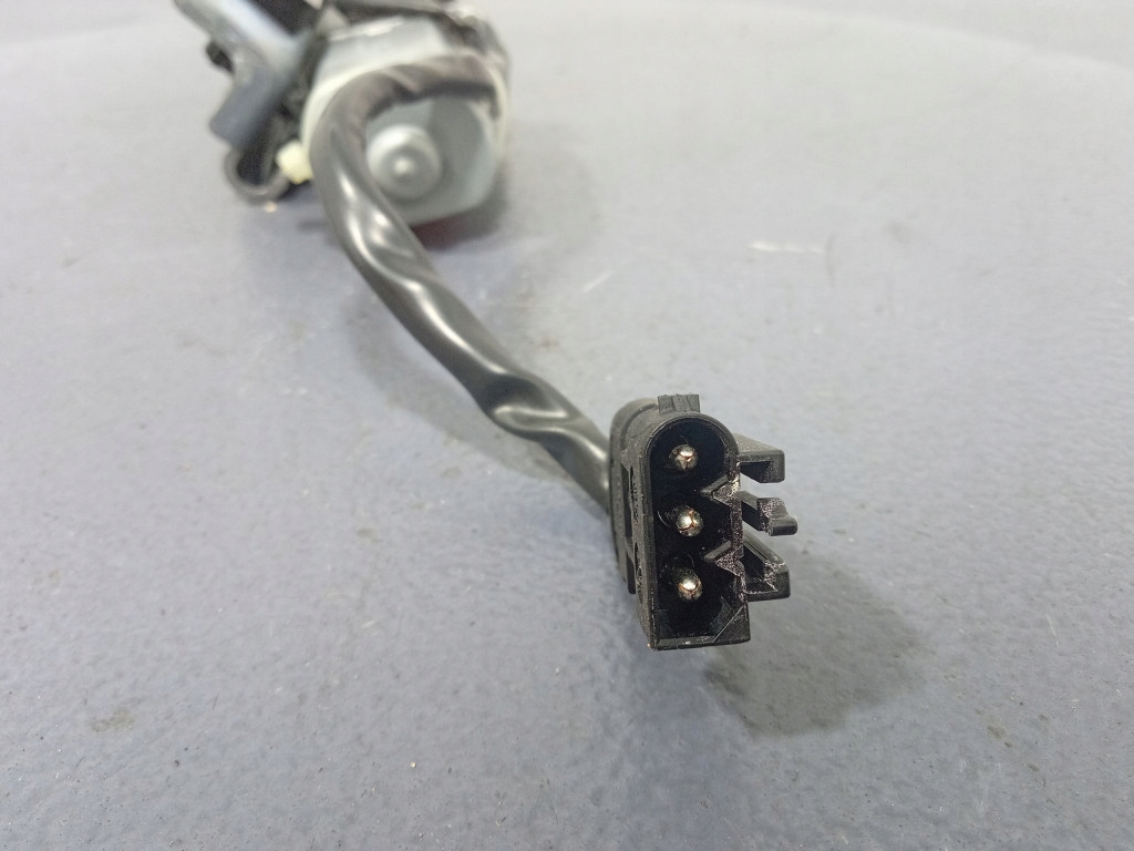 фото №5, Bmw x6 e71 e72 замок доводчик крышки багажника 3pin 7114613