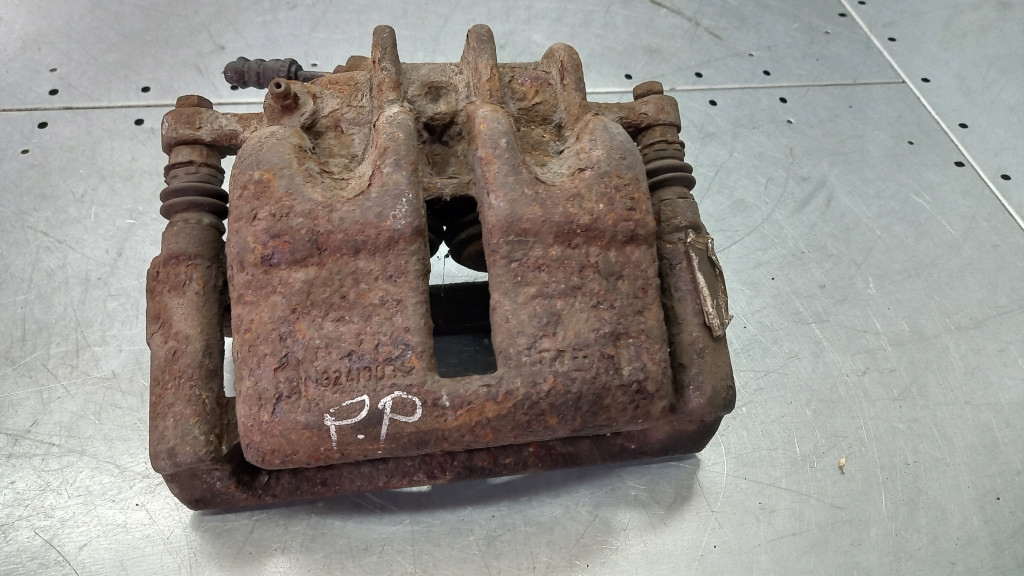 фото №1, Суппорт правый перед fiat scudo ii 07r 1.6d