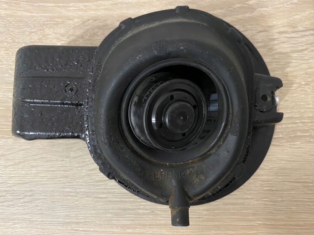 Кришка заливної пального skoda fabia i + кришка - 6y9010332k / 6y9809857b Київ