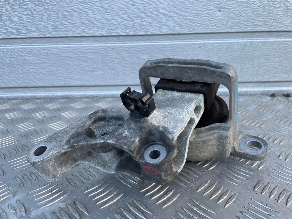 фото №1, Renault megane iv кронштейн двигателя 1.6-dci