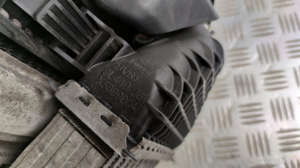 Радиатор комплект радиатор вентилятор volvo v60 2013-2018 1,6 t3 t4 s60 2 Недорого