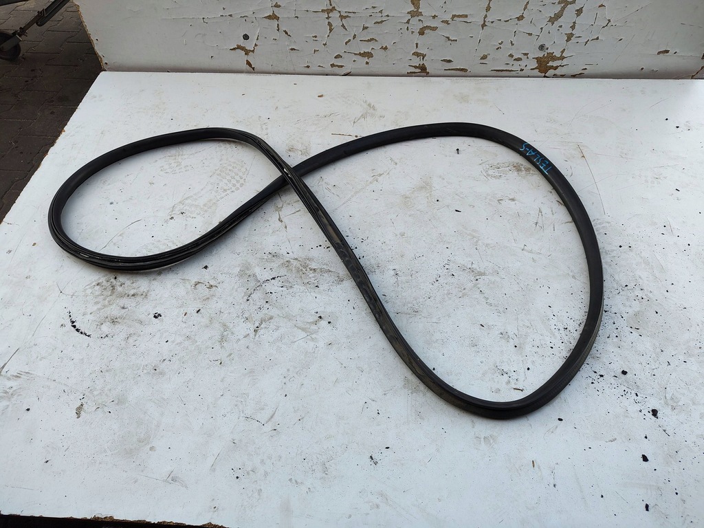 фото №1, Прокладка крышки багажника tesla model s