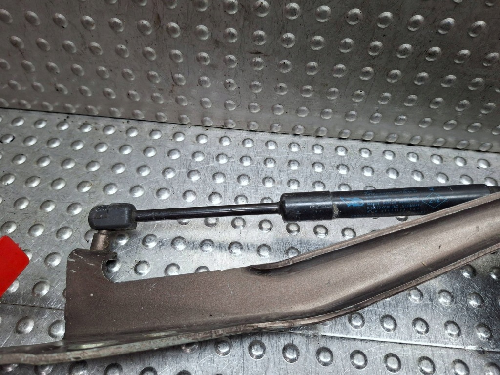 Петли капот 654000004r renault scenic 3 рестайлинг  2013- Оригинал