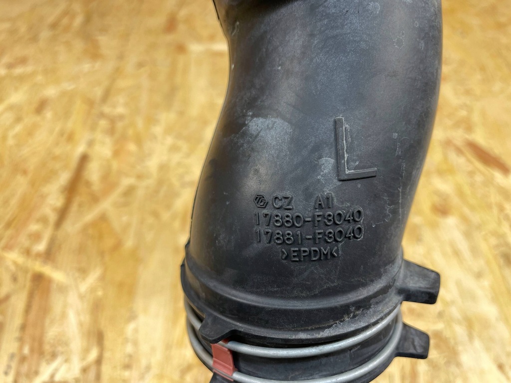 фото №10, Впуск повітрозабірник шланг труба повітря toyota yaris iv cross 17880-f3040 2020-