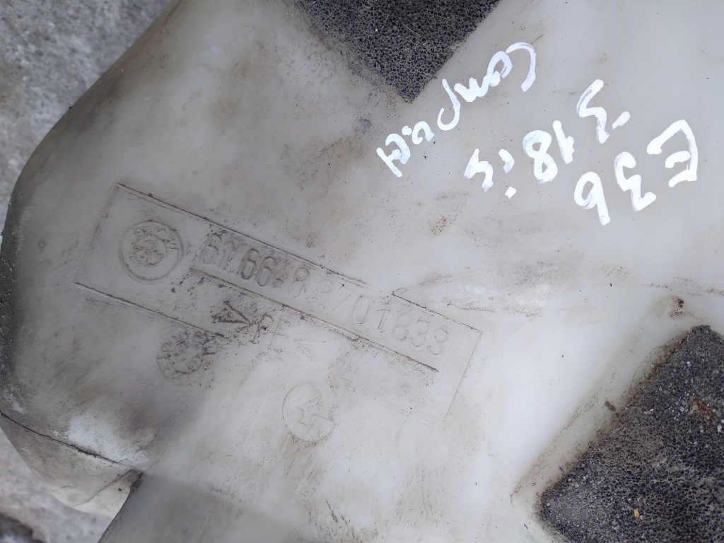 Bmw e36 compact бак рідина омивача вікон Оригінал