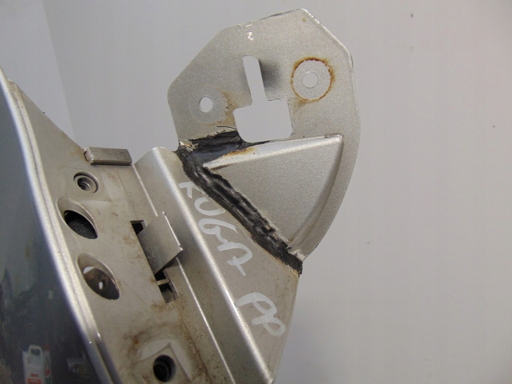 Крила правий перед ford kuga mk1 8v41-16015-a Ціна