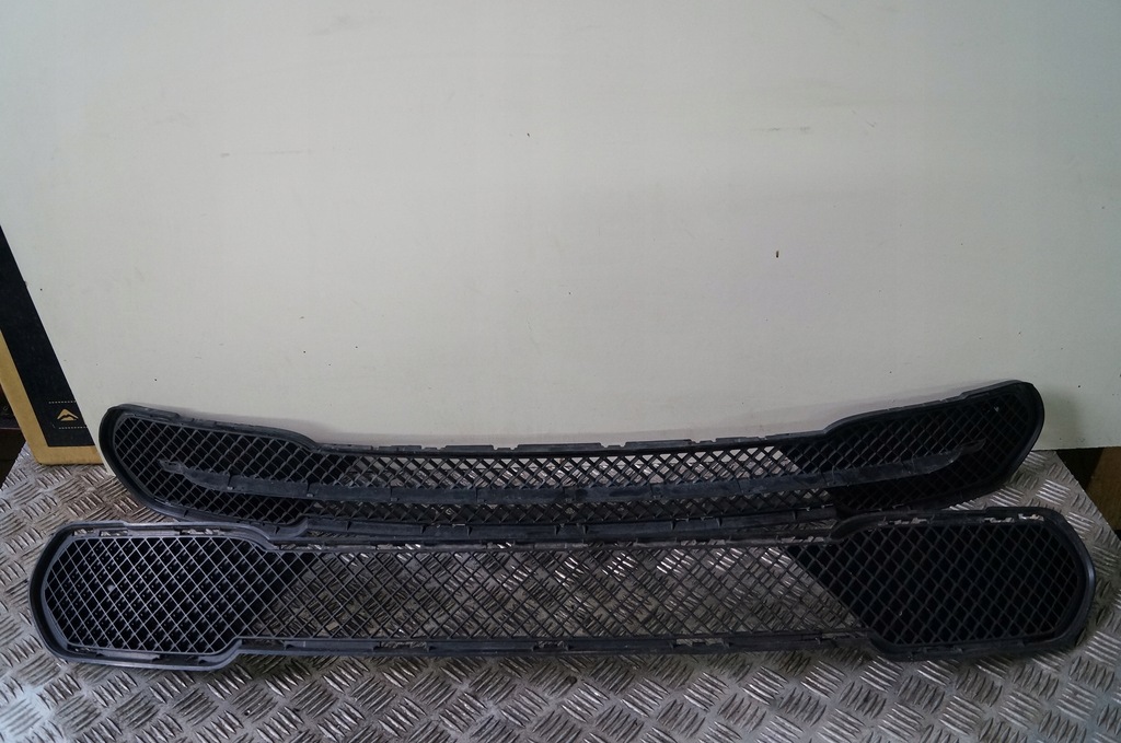фото №1, Bmw x1 e84 2009- решётка радиатора w бампер решётка