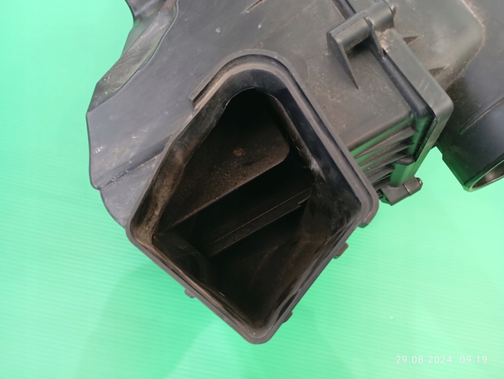 Корпус фильтра воздуха bmw 5 g30 8620945 датчик 8583496 с Разборки