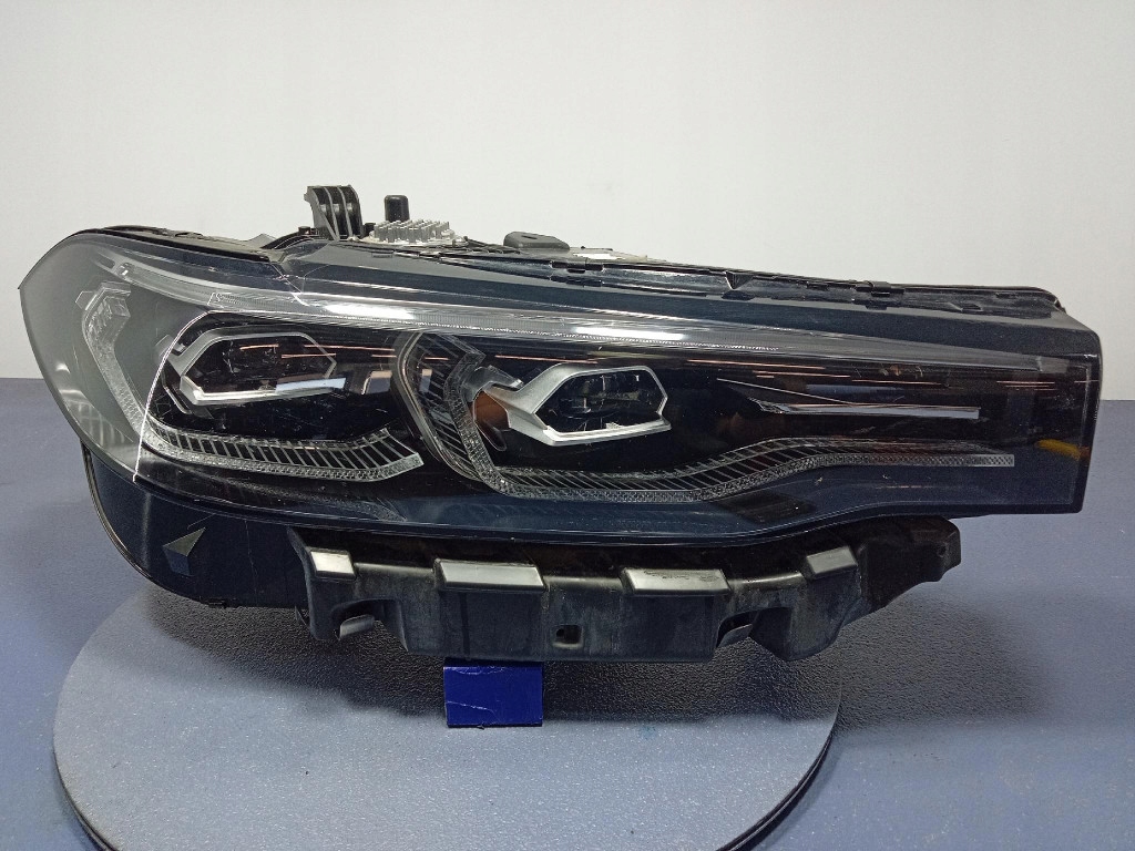 фото №1, Лампа правая правый перед bmw x7 g07 led 9481796