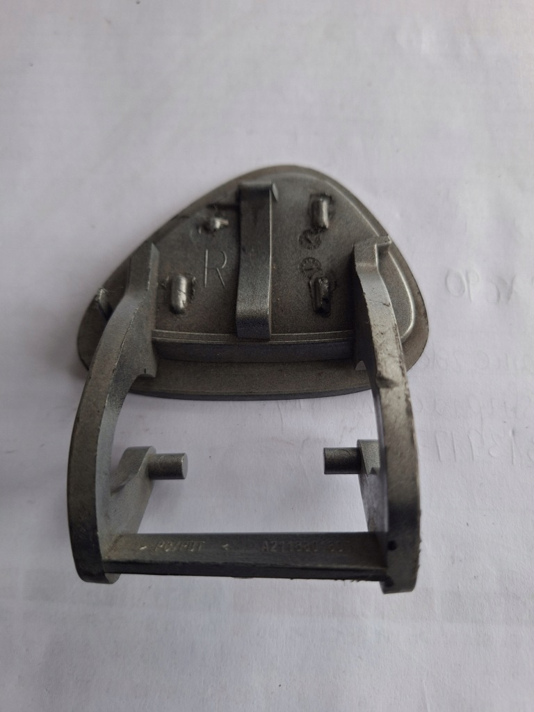 фото №1, Nowa оригинальная заглушка распылителя правая mercedes w211 a2118801805