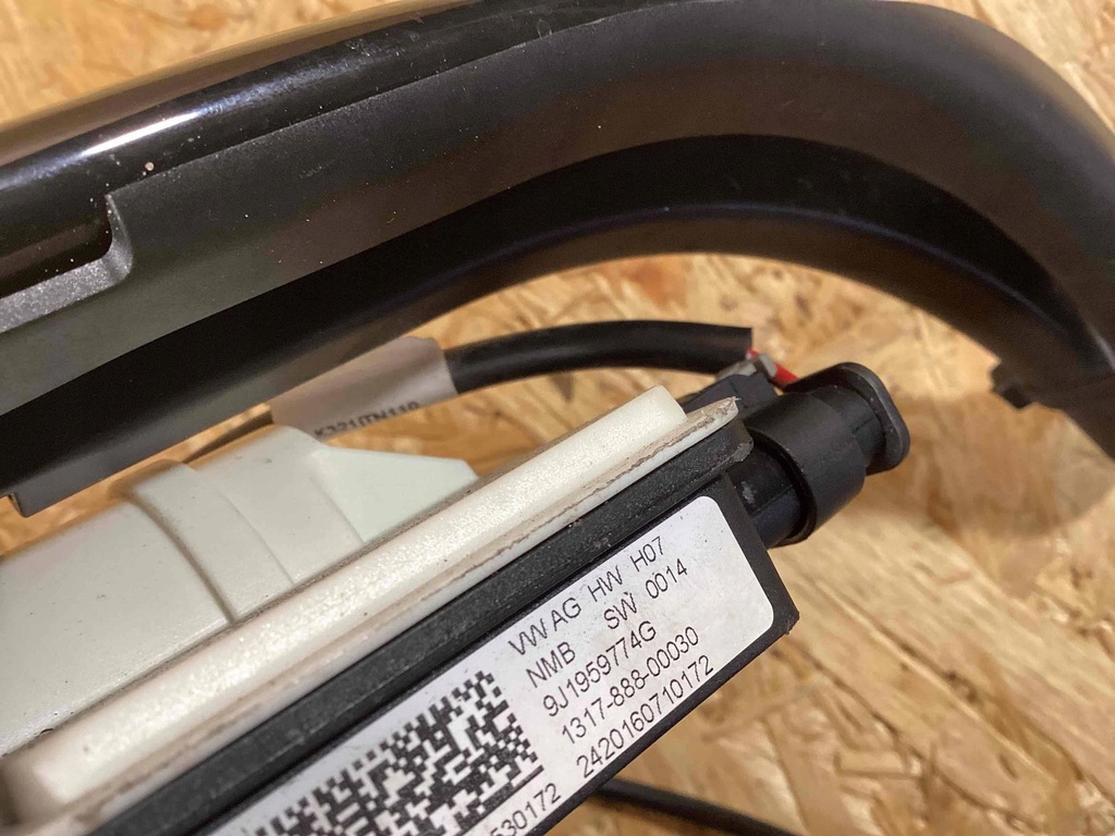 фото №8, Porsche taycan 9j1 разъём зарядки 9j1821942g