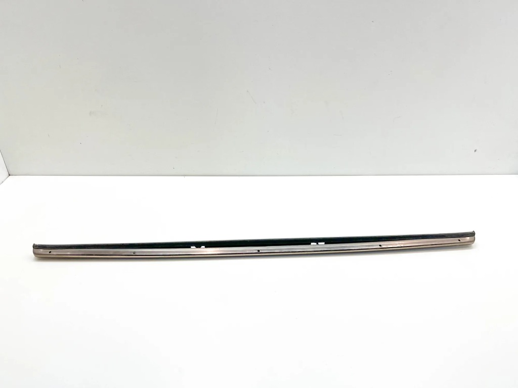 Купити Молдинг декоративна багажника mercedes-benz sl r129 1297580396 28745384 5.0l