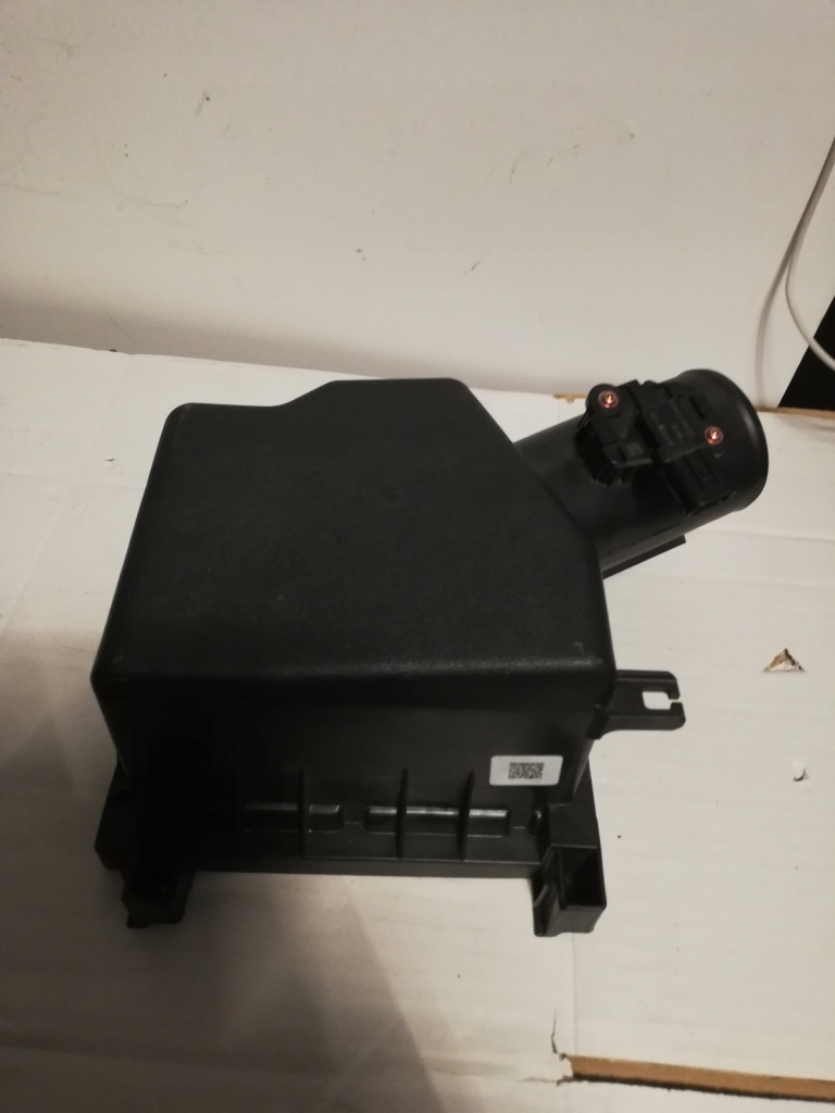 фото №1, Корпус фільтра повітря toyota corolla cross 2.0 hybrid f208