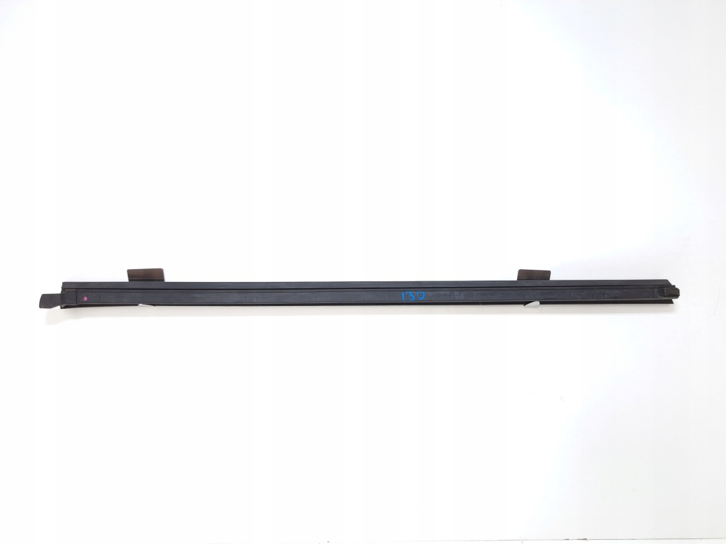 фото №1, Hyundai i30 iii молдинг уплотнитель дверь внутренняя задняя правая