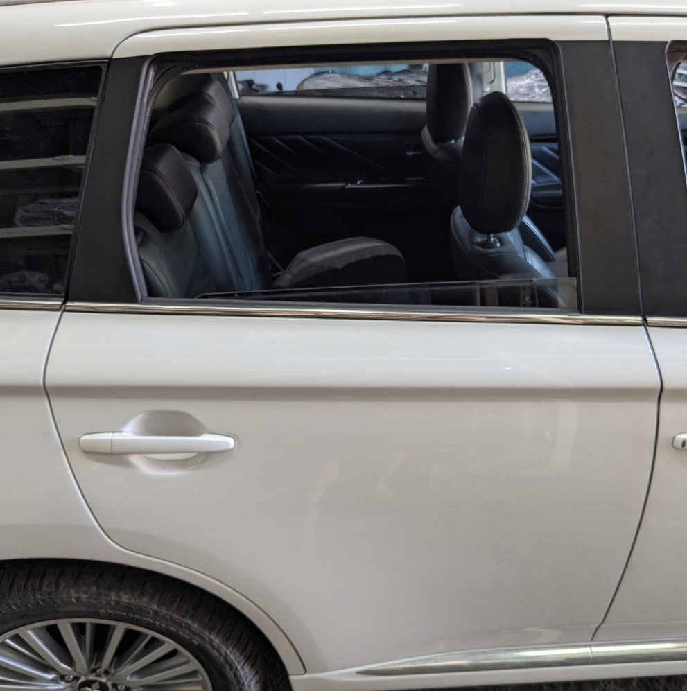 фото №1, Дверь правое задняя задние mitsubishi outlander iii 2018- po 2 рестайлинг w13