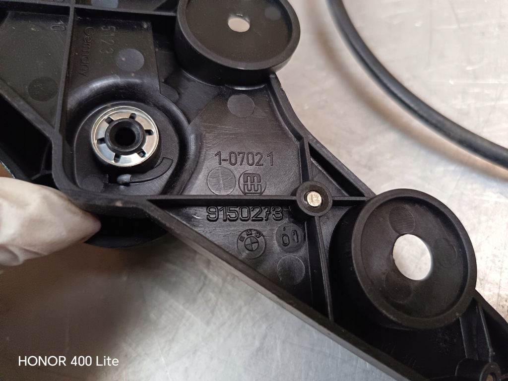 Bmw 3 e90 e91 трос ручка відкривання капот 9150273 7058117 Зі Шроту