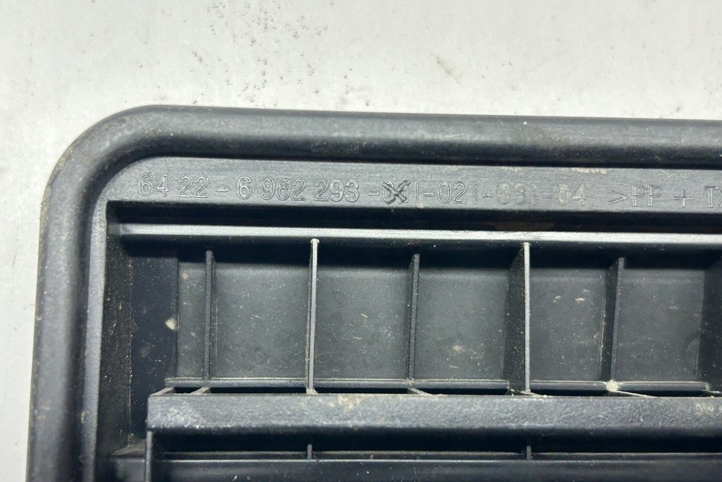 фото №9, Решётка вентиляции bmw 6 cabrio f12 6962293 4.4l бензиновый 300kw 2012