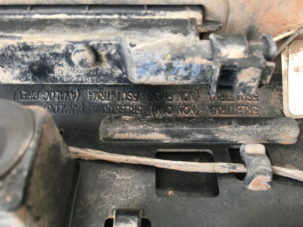 фото №14, Chrysler pacifica 17- накладка крышки задняя