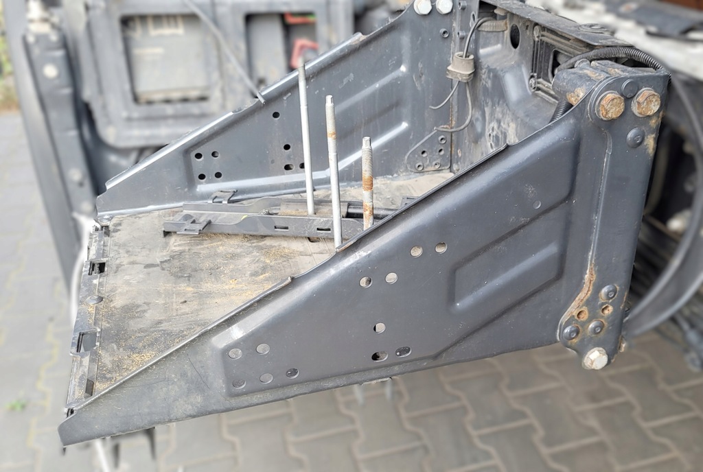 фото №2, Коробка / основание аккумуляторов scania r s ngs