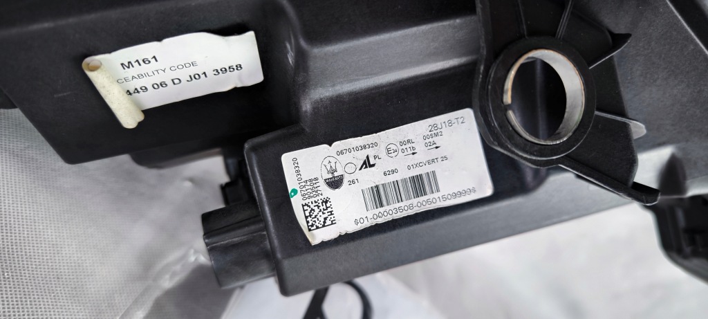 Maserati levante рестайлінг  full led лівий фара фара 6701038320 в Україні