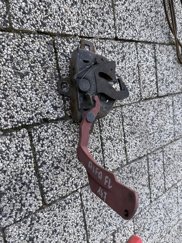 фото №1, Alfa romeo 147 lift замок засов капот eu
