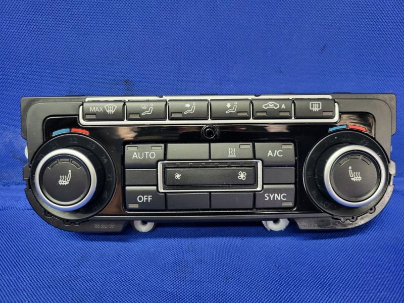 фото №1, Панель обдув кондиционера vw golf vi