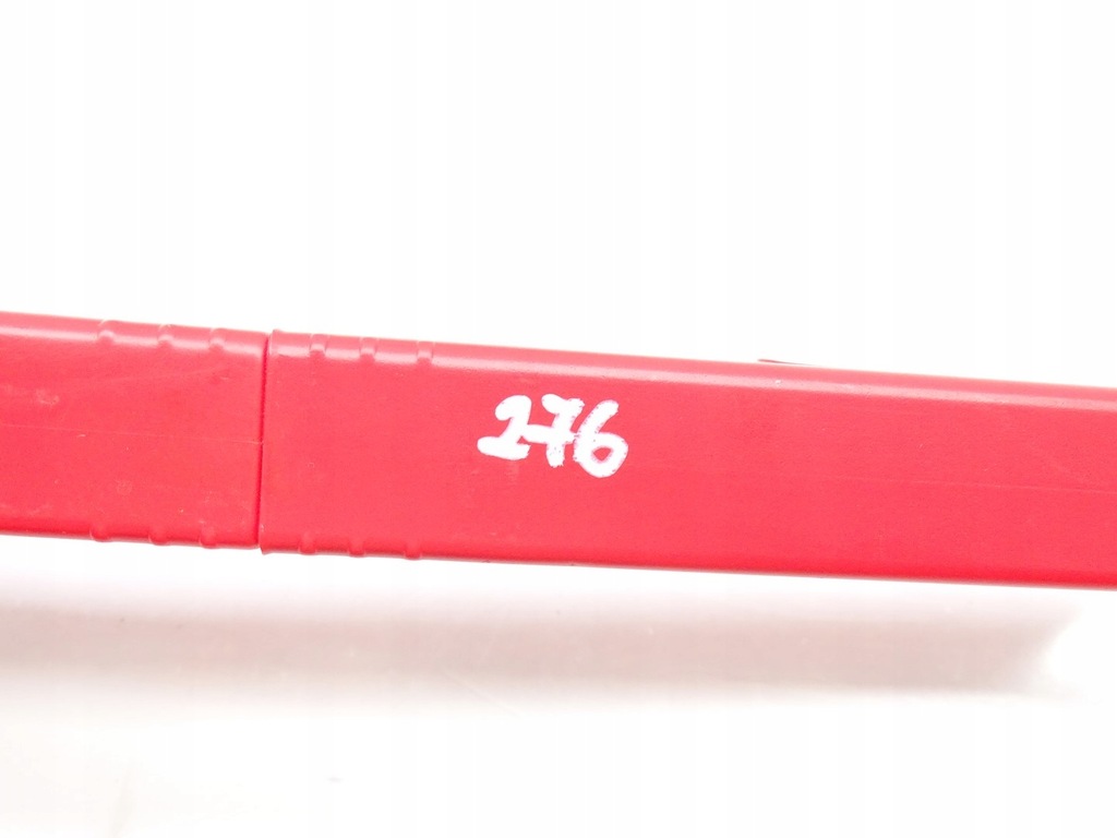 фото №8, Треугольник предупредительный audi a5 8t a4 b8 8t0860251