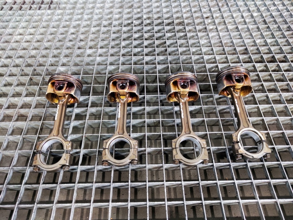 фото №1, Поршень шатун 72l74 renault kadjar 1.2 tce h5f408 dacia nissan