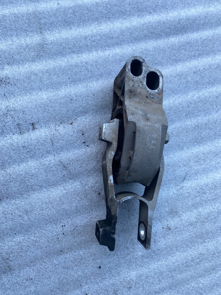 фото №1, Volvo xc40 2.0 d кронштейн подушка двигуна