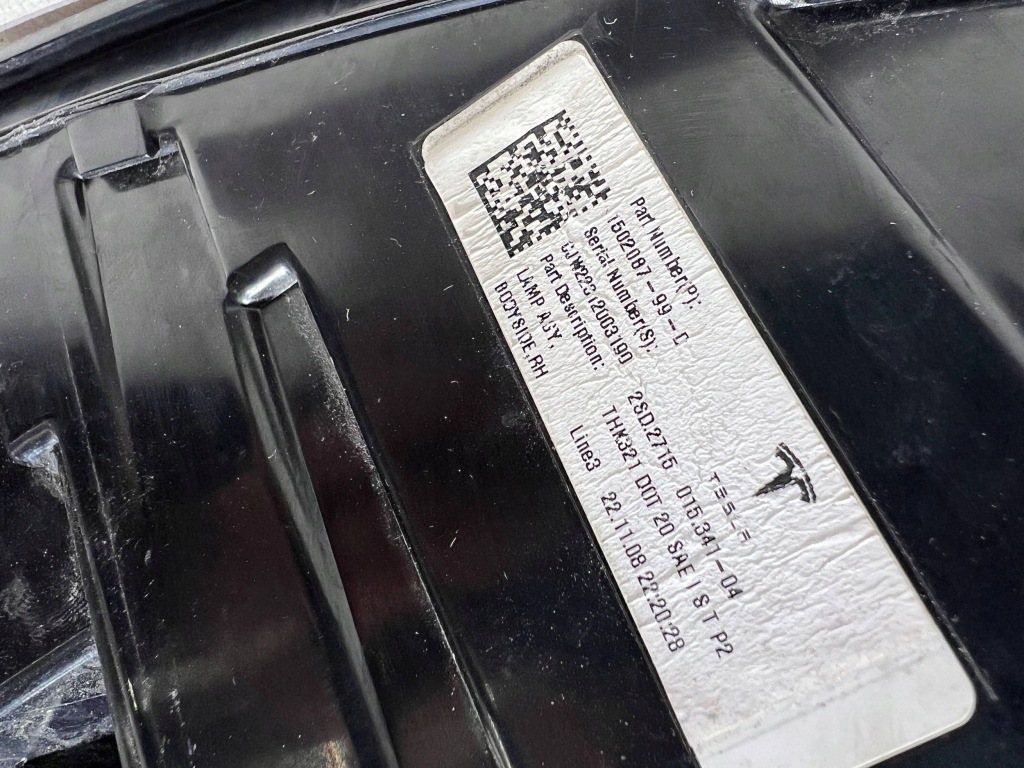 Купити Лампа права правий задній tesla model 3 y 1502087-99-d