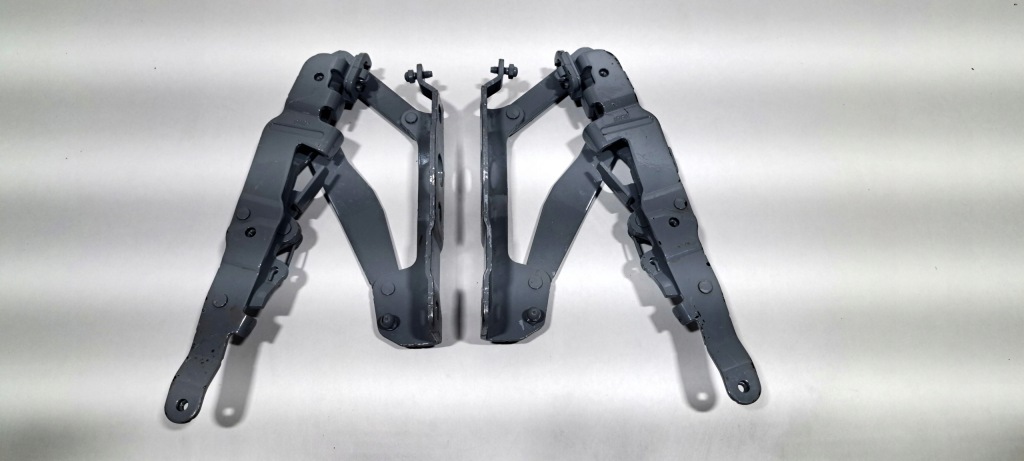 Mercedes w172 w232 петля капот правый a1728800128 Цена