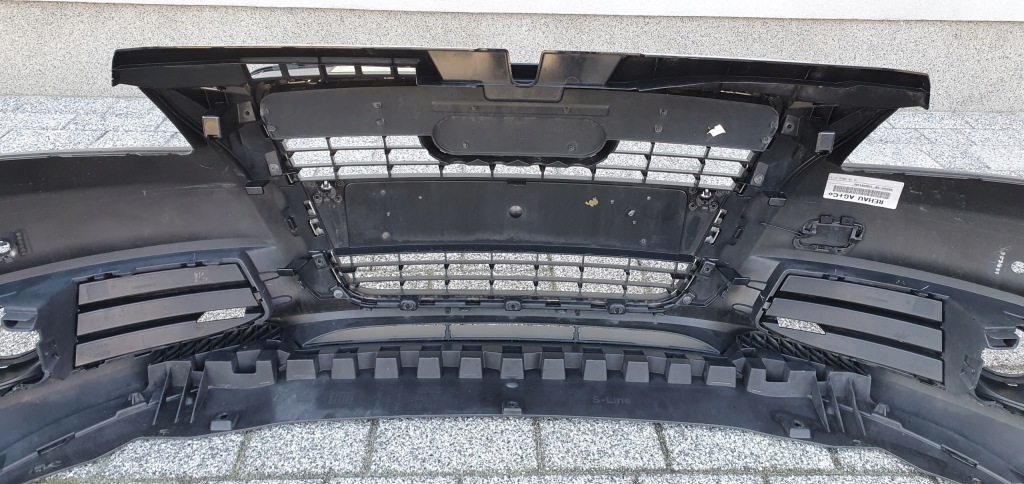 Audi a3 8p0 рестайлинг  s-line 09-12 бампер перед a123 Доставка