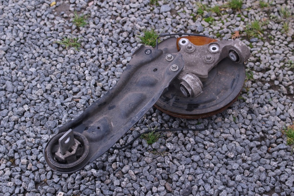 фото №8, Рычаг ступица поворотный кулак левый задняя mercedes cla