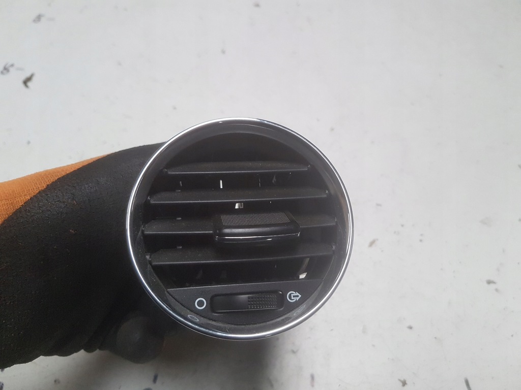 фото №1, Peugeot 308 08r- решётка обдув левая