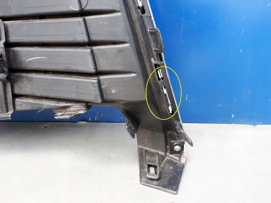 фото №11, Toyota yaris iii lift 2014- 14-17 решётка бампера