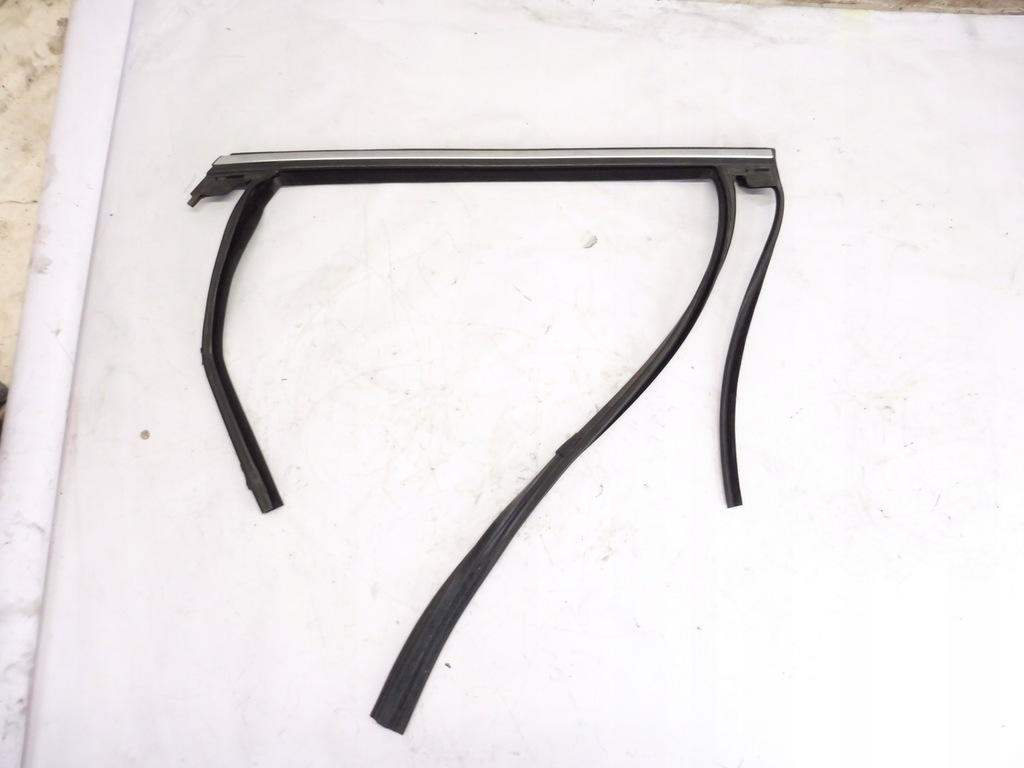 фото №1, Молдинг рамка прокладка стекло дверь хром правый задняя ford edge ii 2015 -