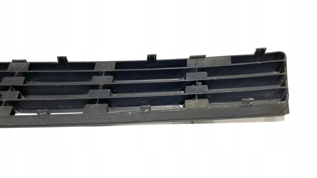 фото №8, Решітка бампера audi a4 b5 lift 99- 8d0807683aa