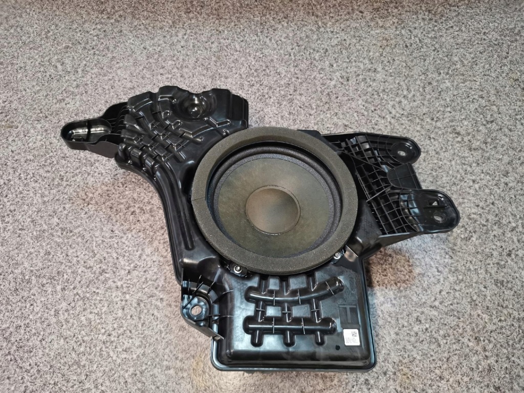 фото №1, Subaru forester v 2019 usa динамик сабвуфер 86301sj140